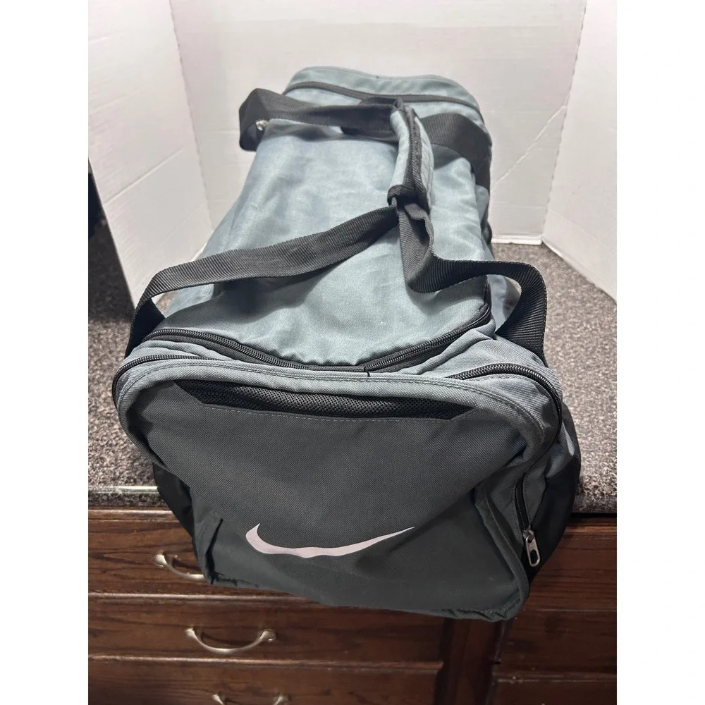 Nike Training Medium Duffel Bag‎ Gym Sports Travel Gear